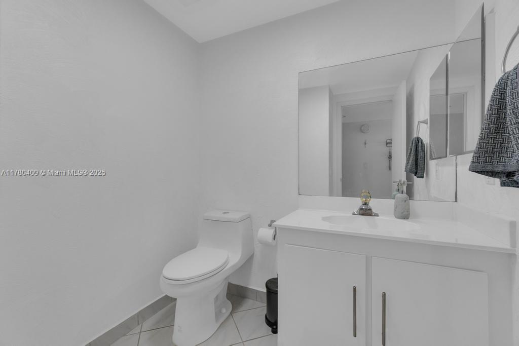 16300 Golf Clb Rd #401 Weston, FL 33326