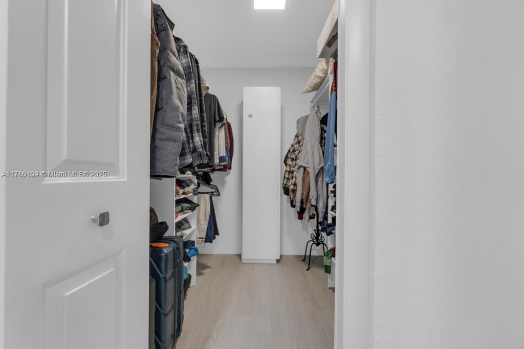 16300 Golf Clb Rd #401 Weston, FL 33326