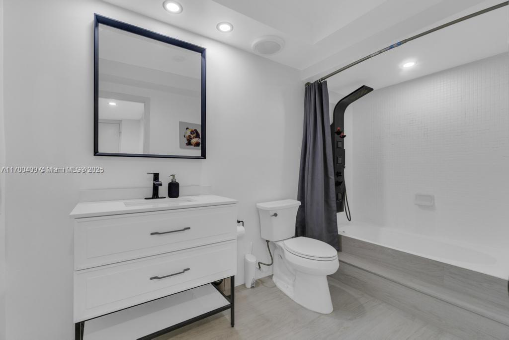 16300 Golf Clb Rd #401 Weston, FL 33326