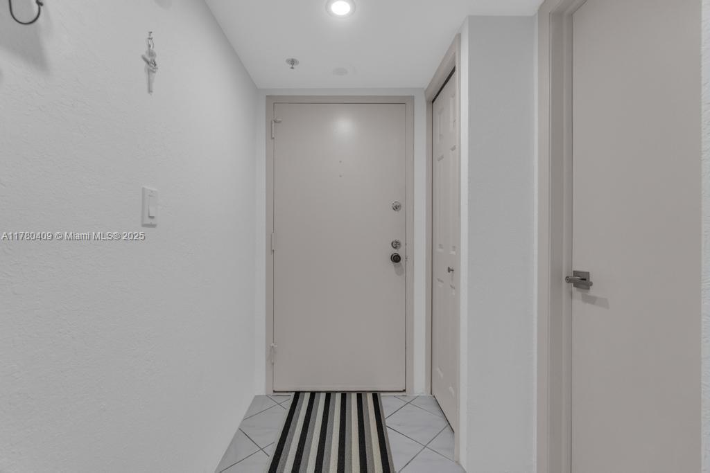 16300 Golf Clb Rd #401 Weston, FL 33326