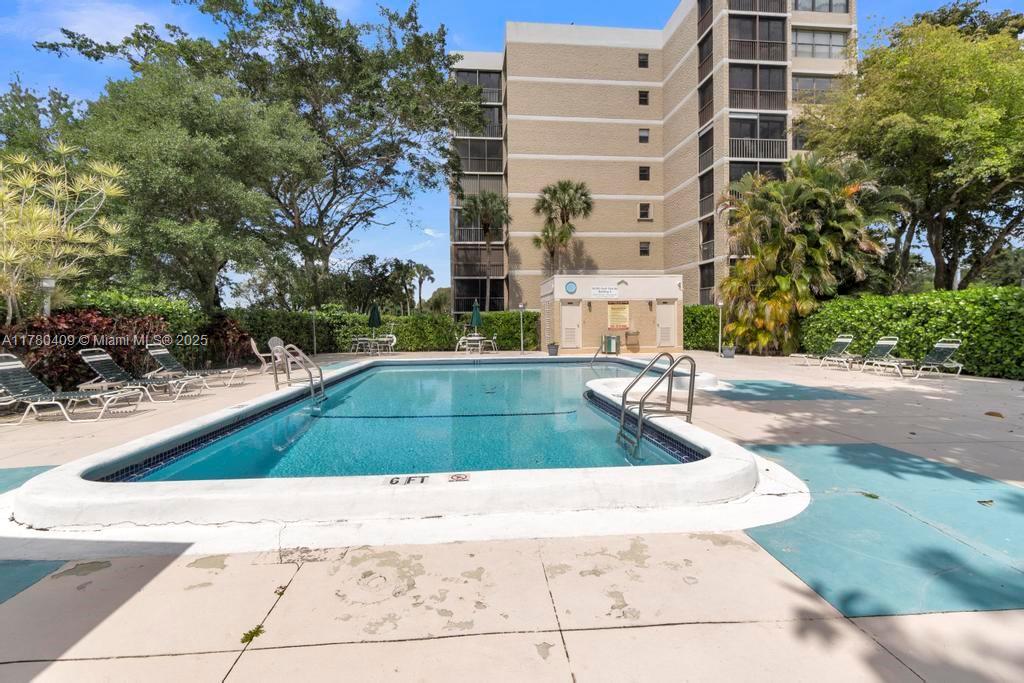 16300 Golf Clb Rd #401 Weston, FL 33326