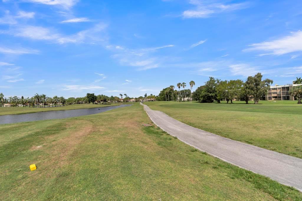 16300 Golf Clb Rd #401 Weston, FL 33326