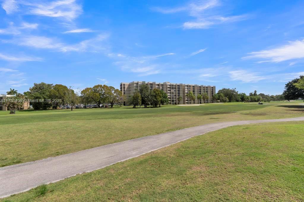 16300 Golf Clb Rd #401 Weston, FL 33326
