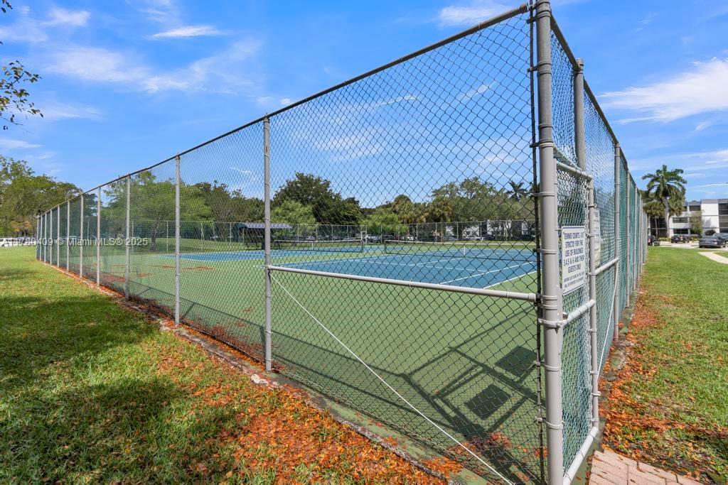 16300 Golf Clb Rd #401 Weston, FL 33326