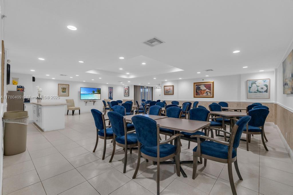 16300 Golf Clb Rd #401 Weston, FL 33326