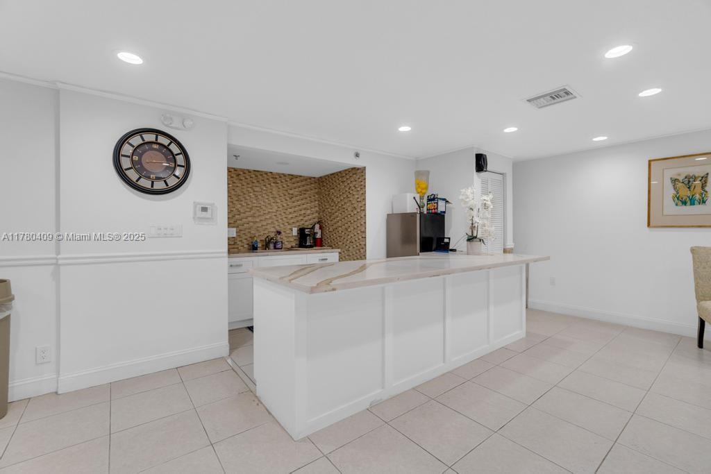 16300 Golf Clb Rd #401 Weston, FL 33326