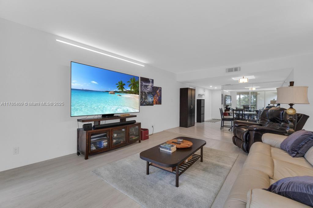 16300 Golf Clb Rd #401 Weston, FL 33326