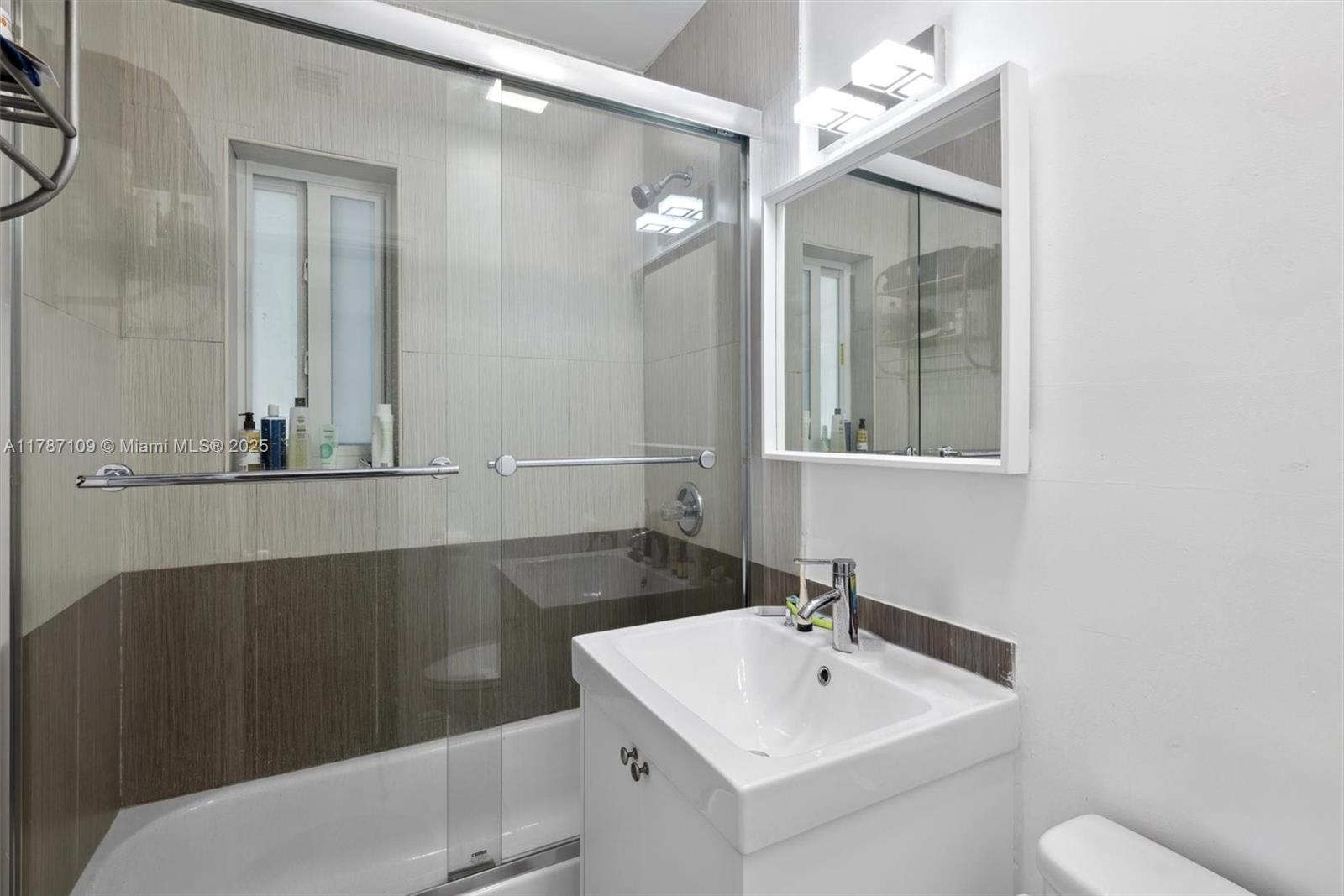 11105 NE 9th Ave,Biscayne Park, FL 33161