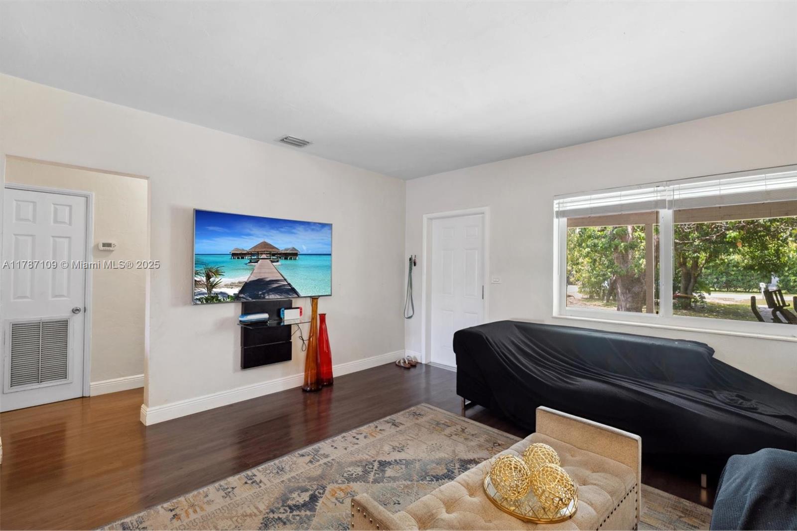 11105 NE 9th Ave,Biscayne Park, FL 33161