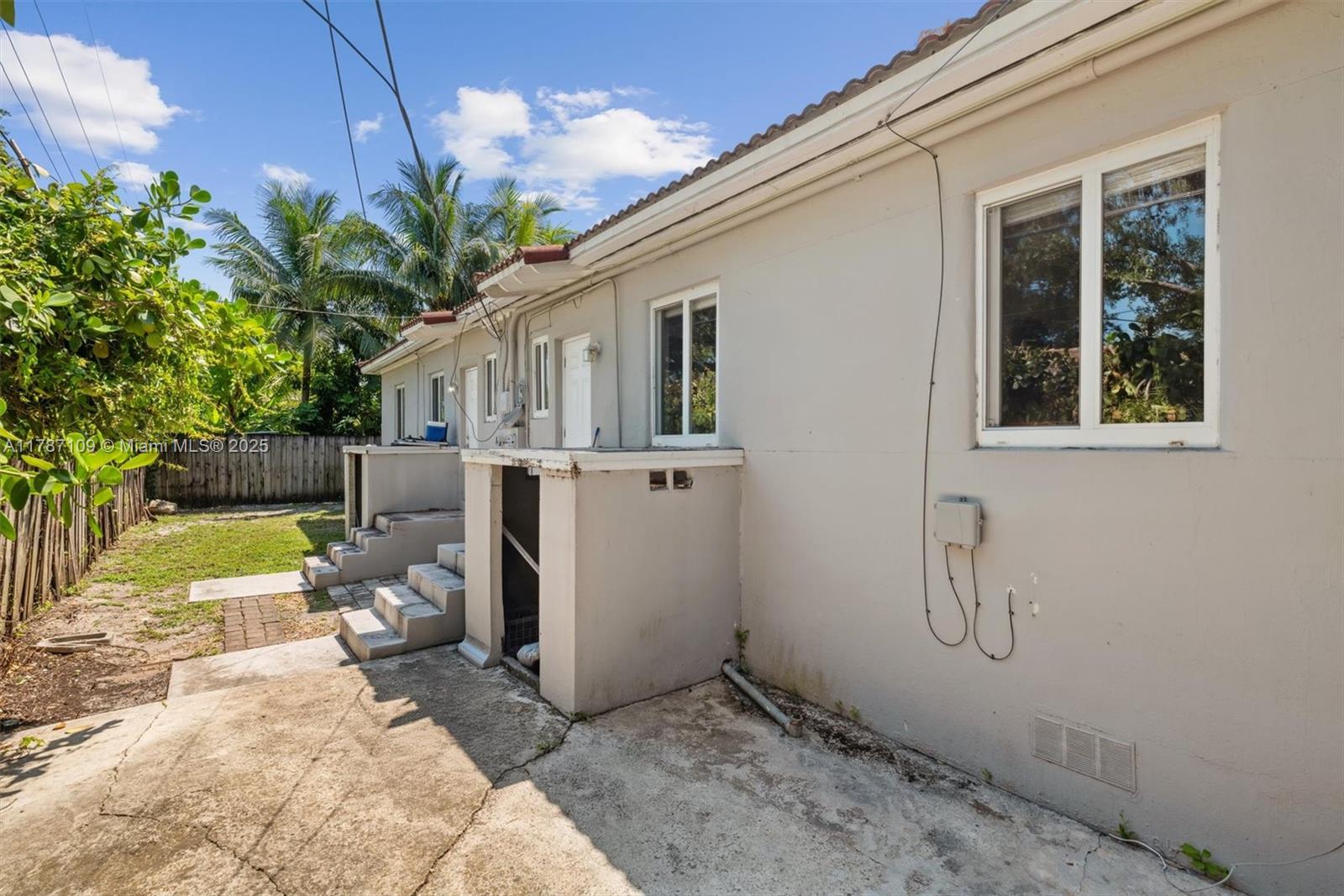 11105 NE 9th Ave,Biscayne Park, FL 33161