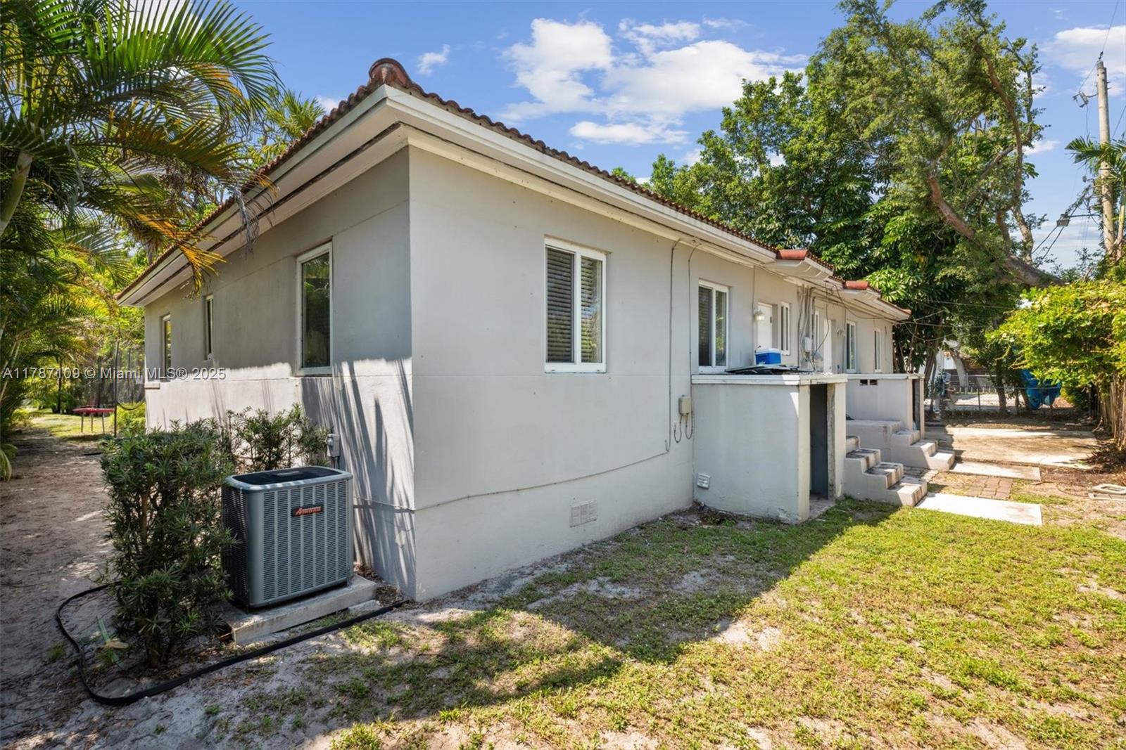 11105 NE 9th Ave,Biscayne Park, FL 33161