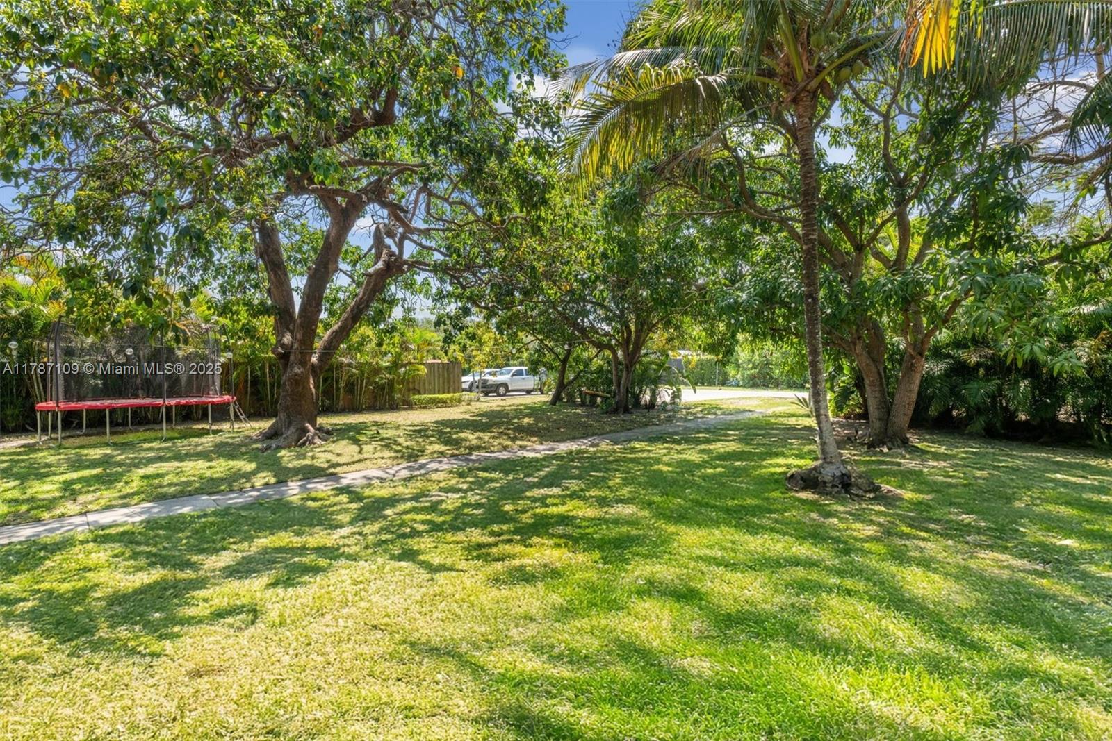 11105 NE 9th Ave,Biscayne Park, FL 33161