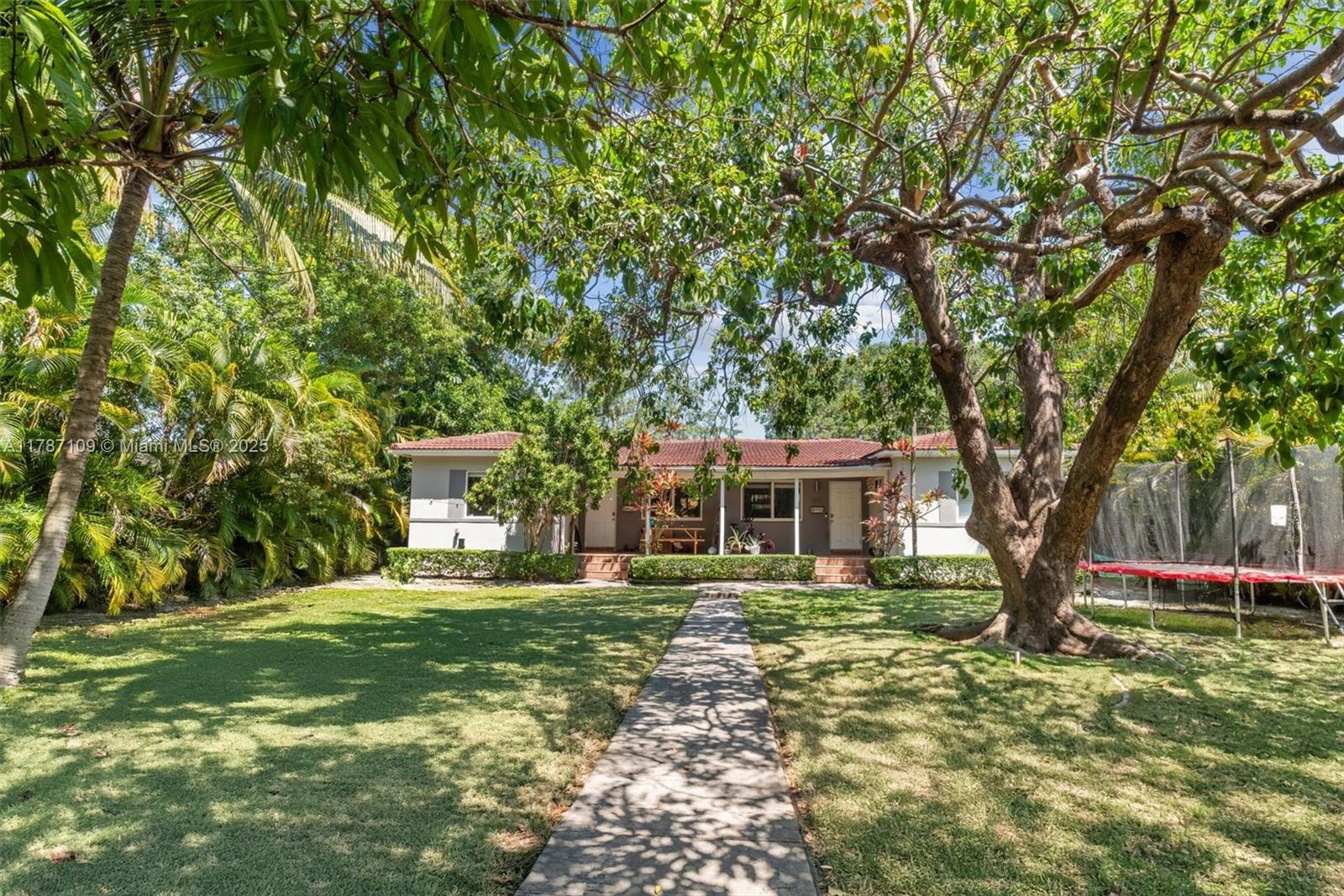 11105 NE 9th Ave,Biscayne Park, FL 33161