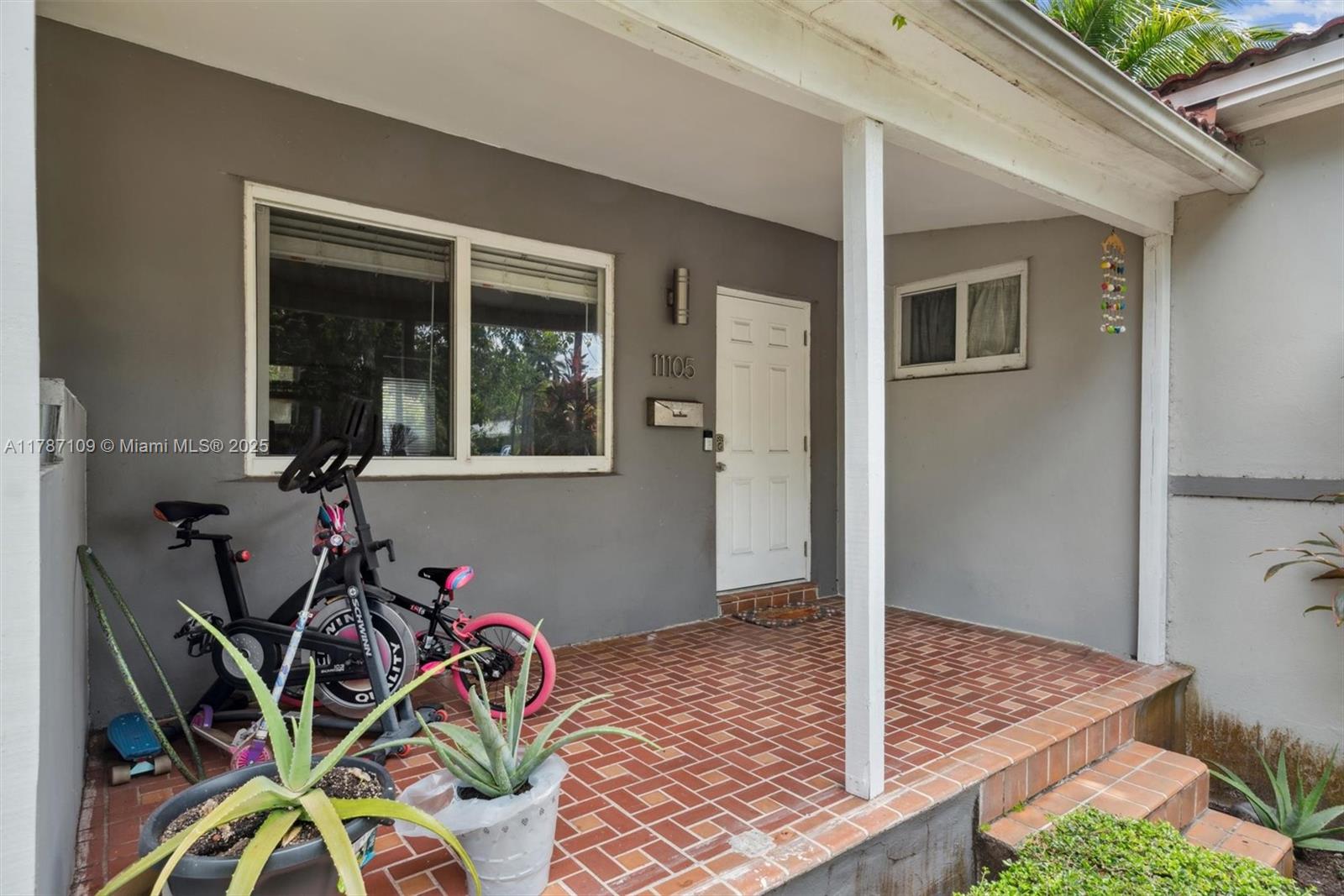 11105 NE 9th Ave,Biscayne Park, FL 33161