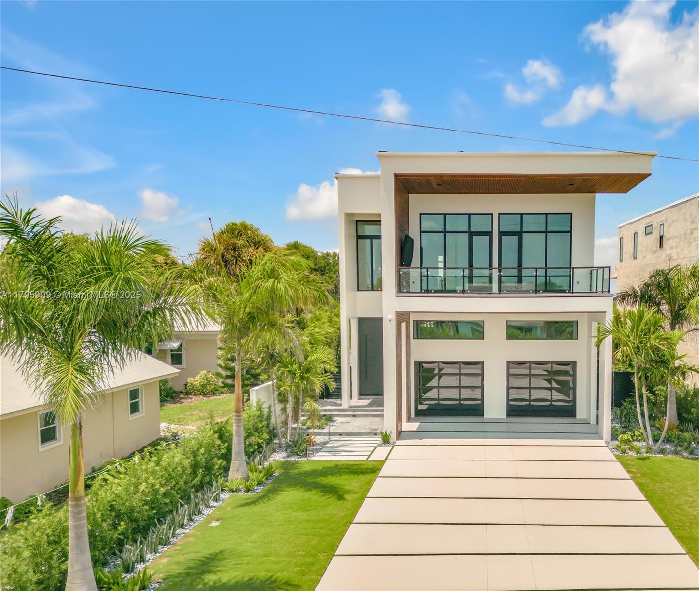 1194 N Peninsula Ave,New Smyrna Beach, FL 32169