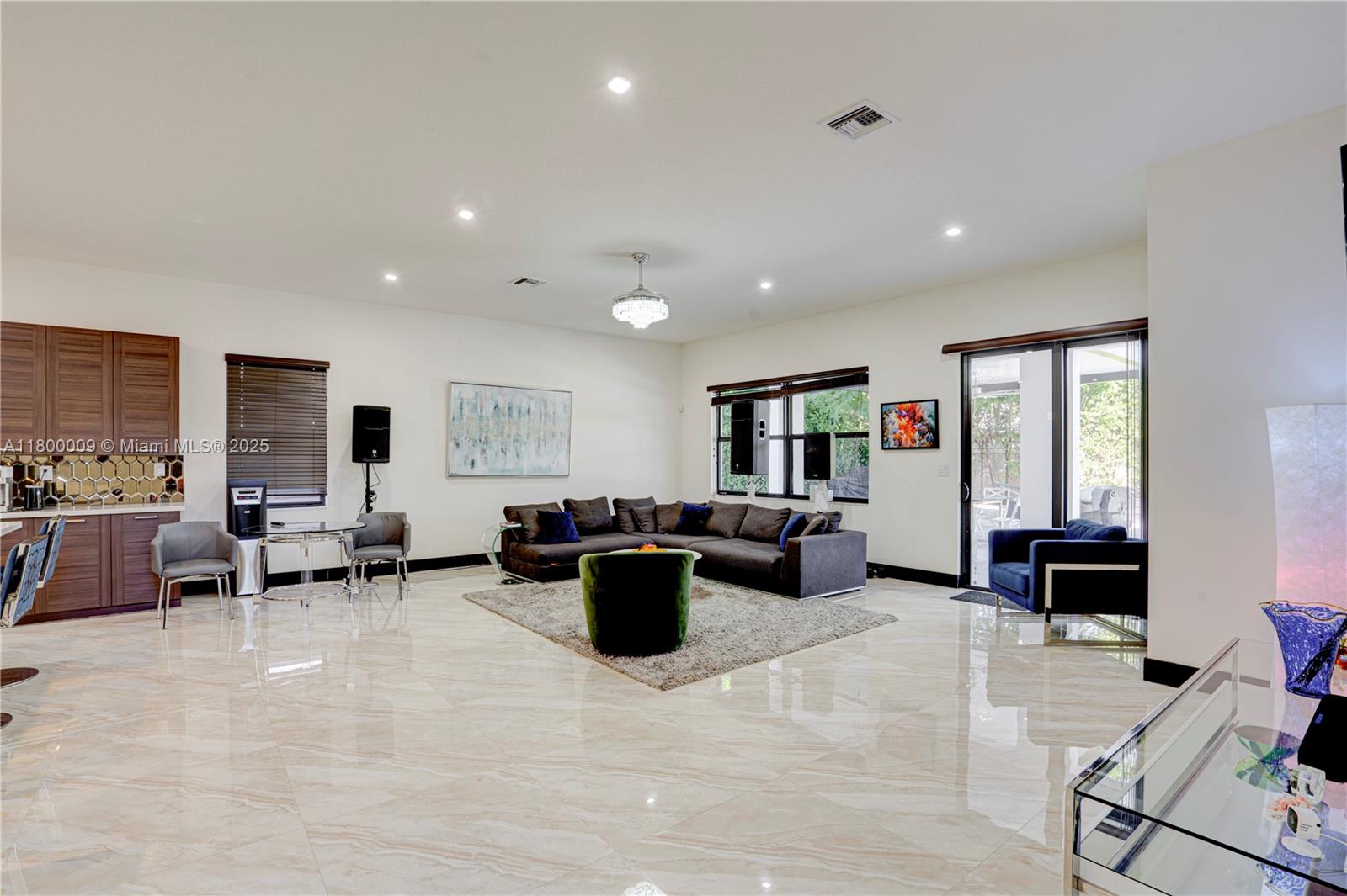 9015 NW 161st Ter Miami Lakes, FL 33018