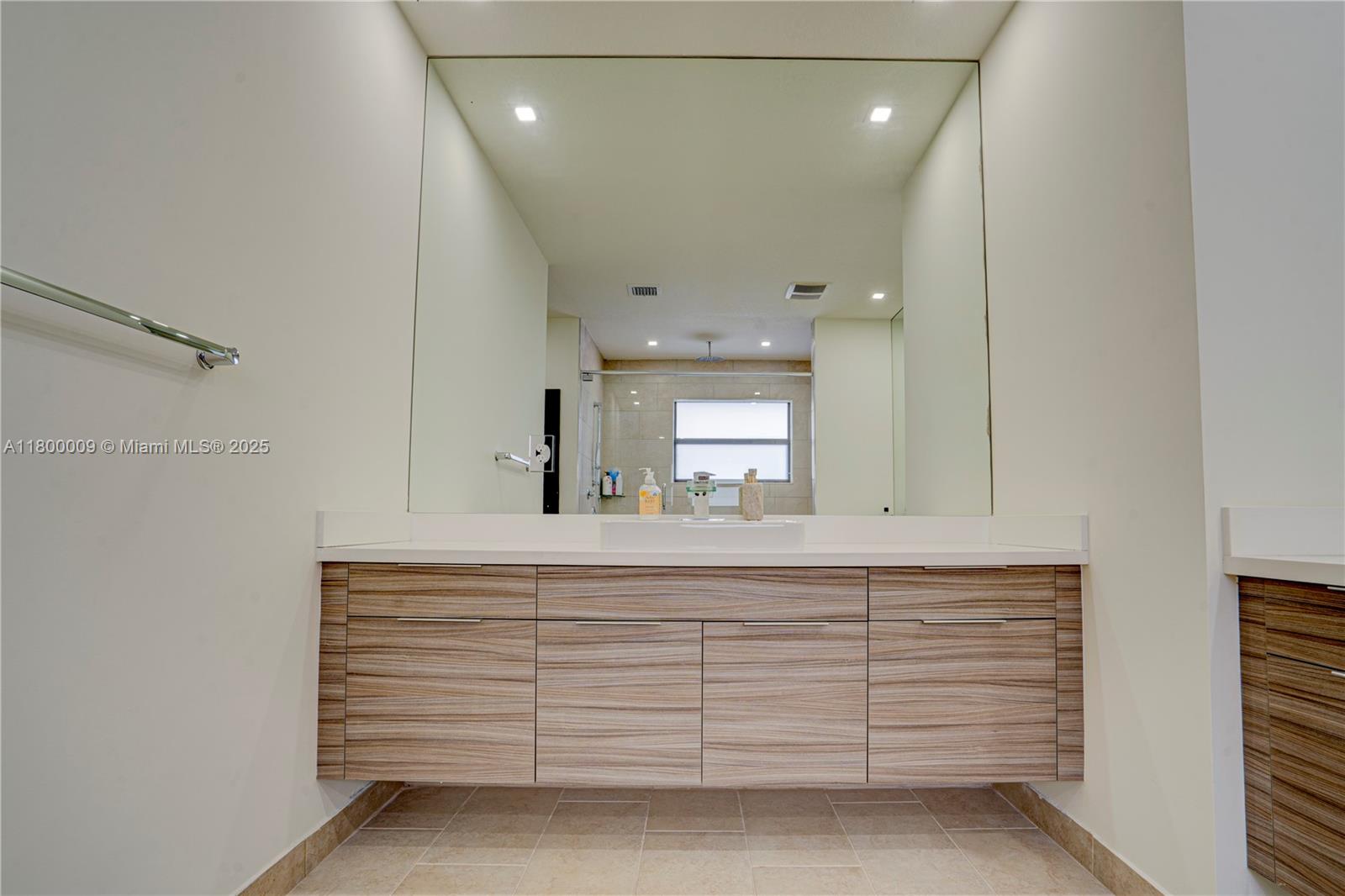 9015 NW 161st Ter Miami Lakes, FL 33018