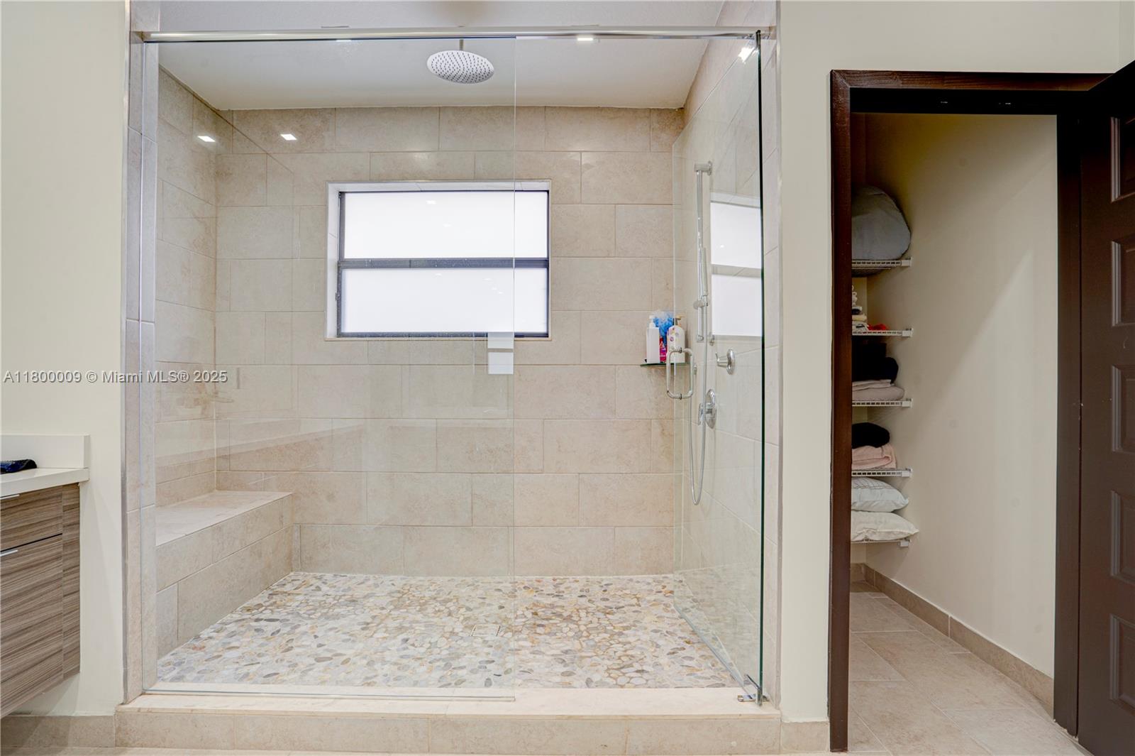 9015 NW 161st Ter Miami Lakes, FL 33018