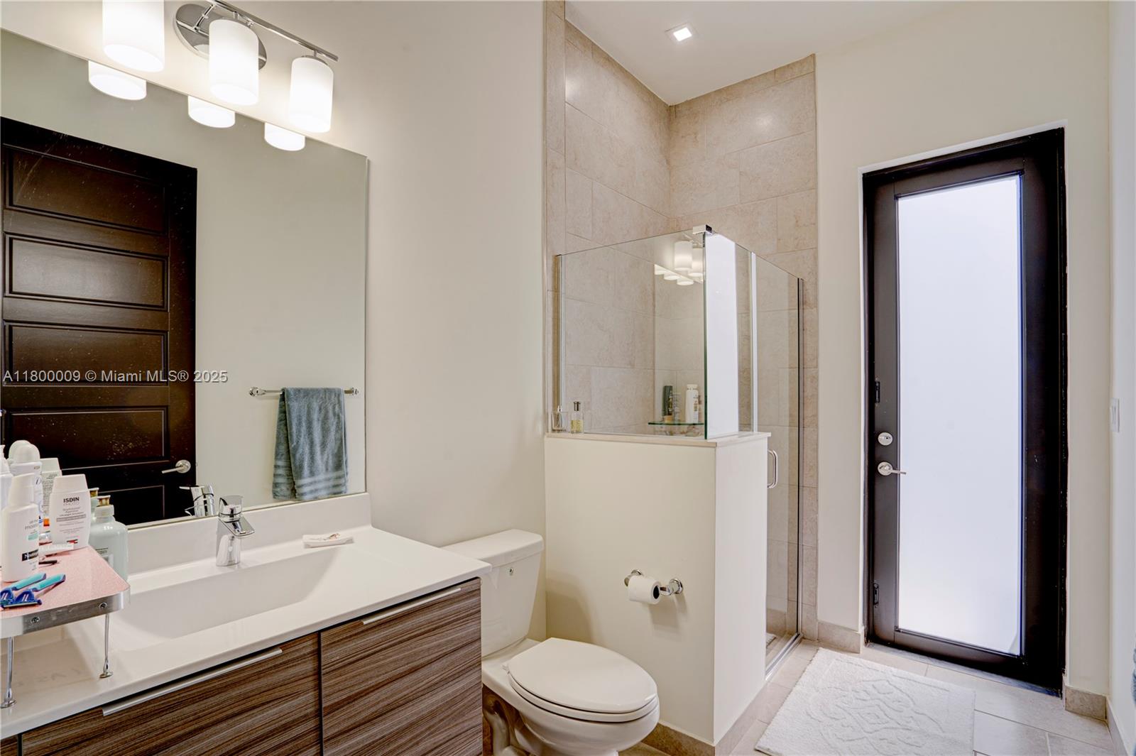 9015 NW 161st Ter Miami Lakes, FL 33018