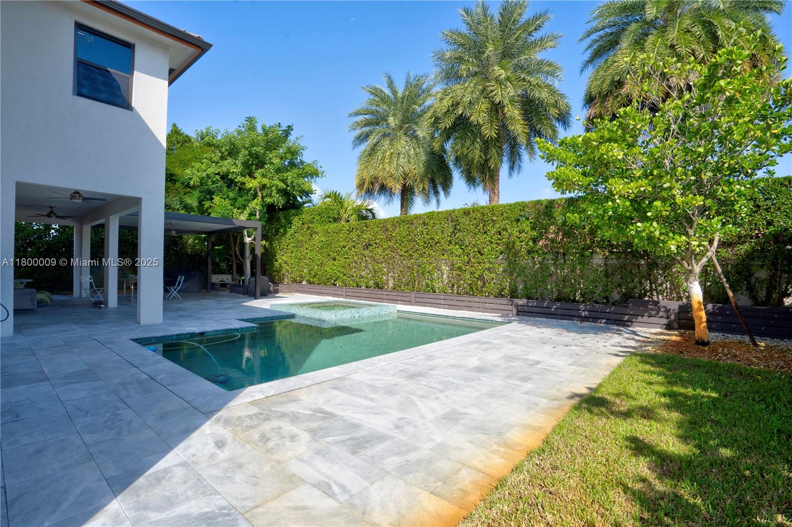 9015 NW 161st Ter Miami Lakes, FL 33018