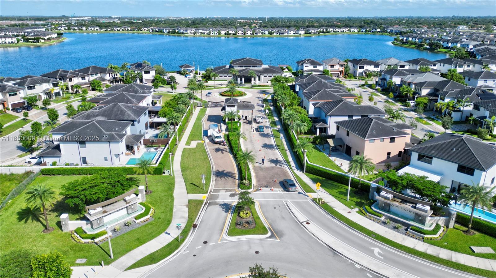 9015 NW 161st Ter Miami Lakes, FL 33018