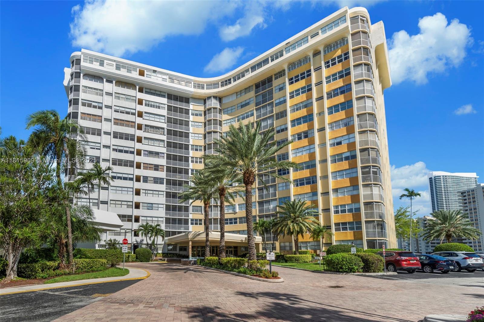 100 Golden Isles Dr #414