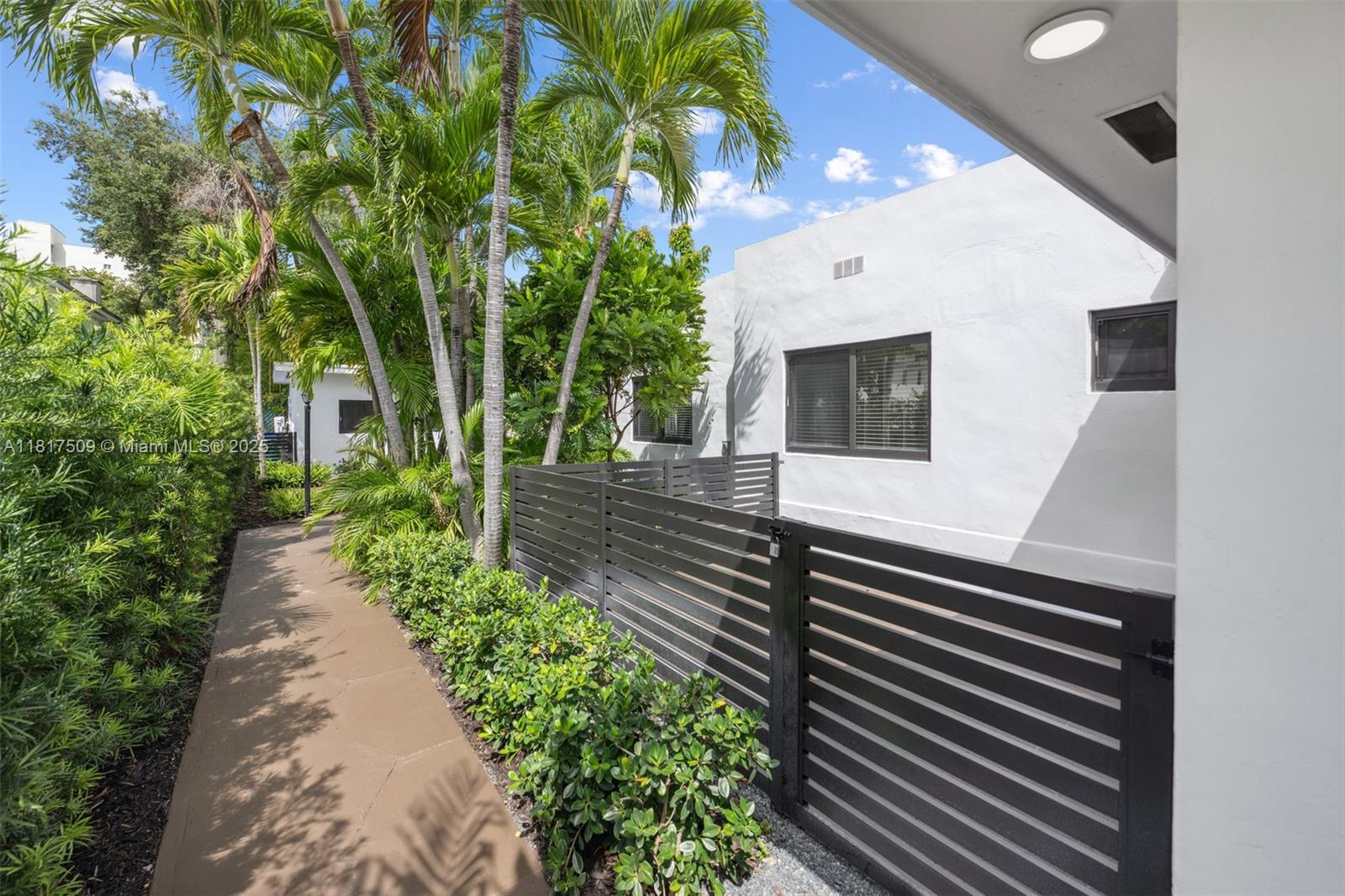 326 SW 20th Rd Miami, FL 33129