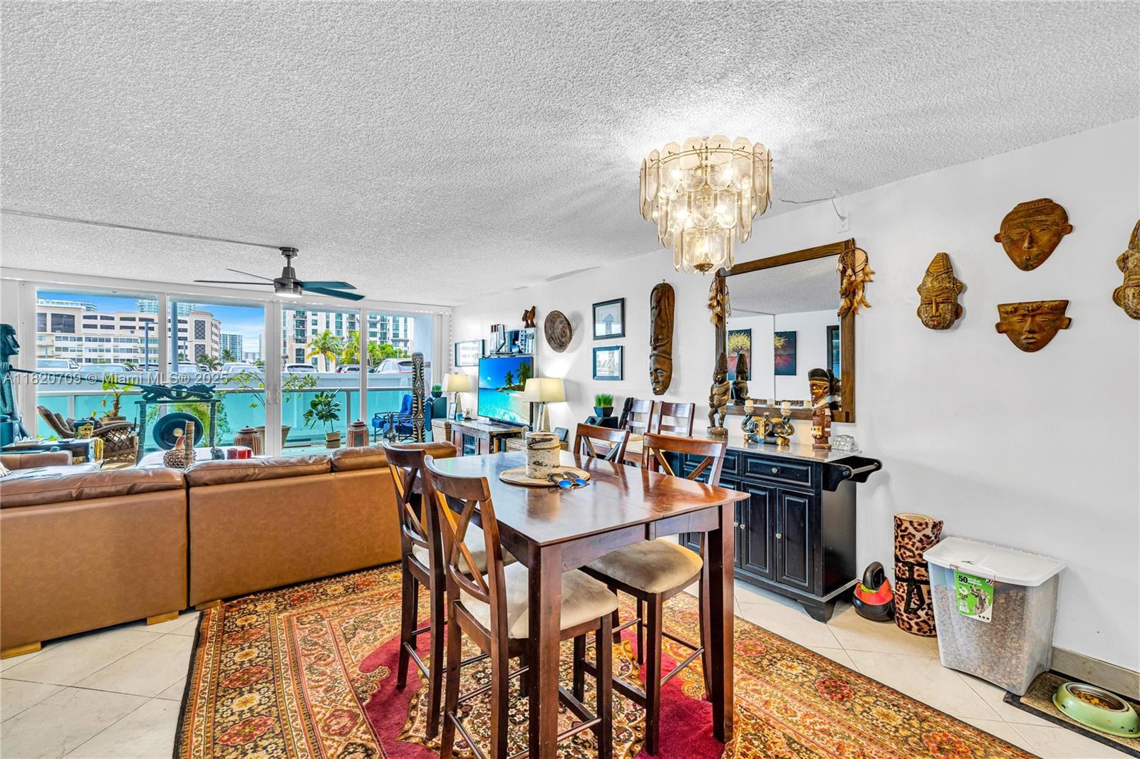 image Arlen House East11