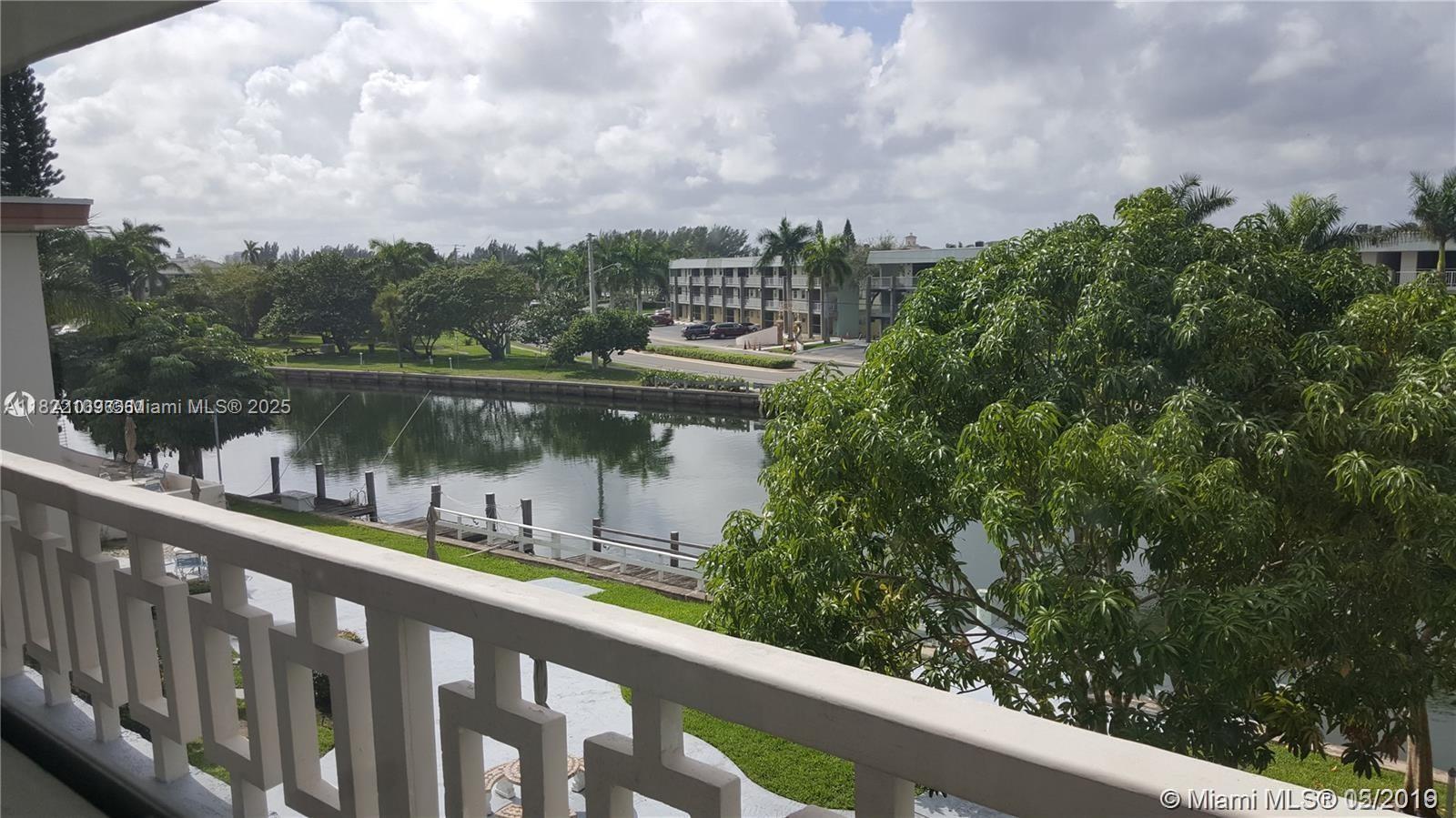 467 Golden Isles Dr #306