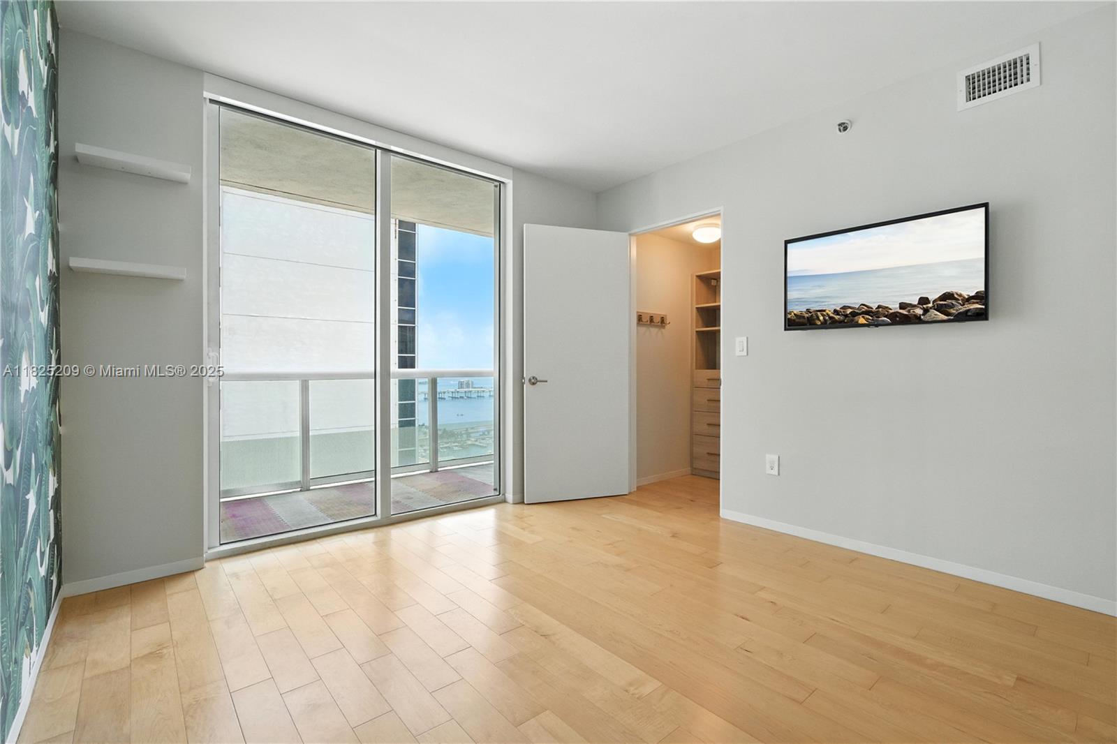 image 50 Biscayne Condo16