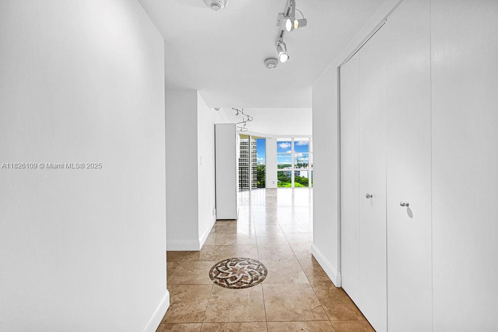 image Brickell Place Ii10