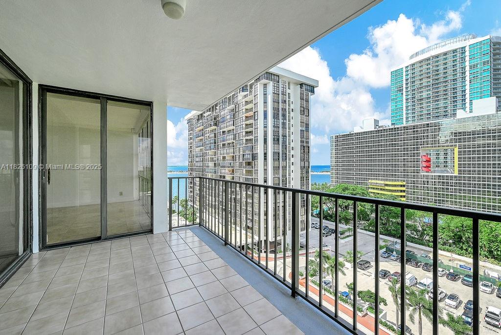 image Brickell Place Ii37