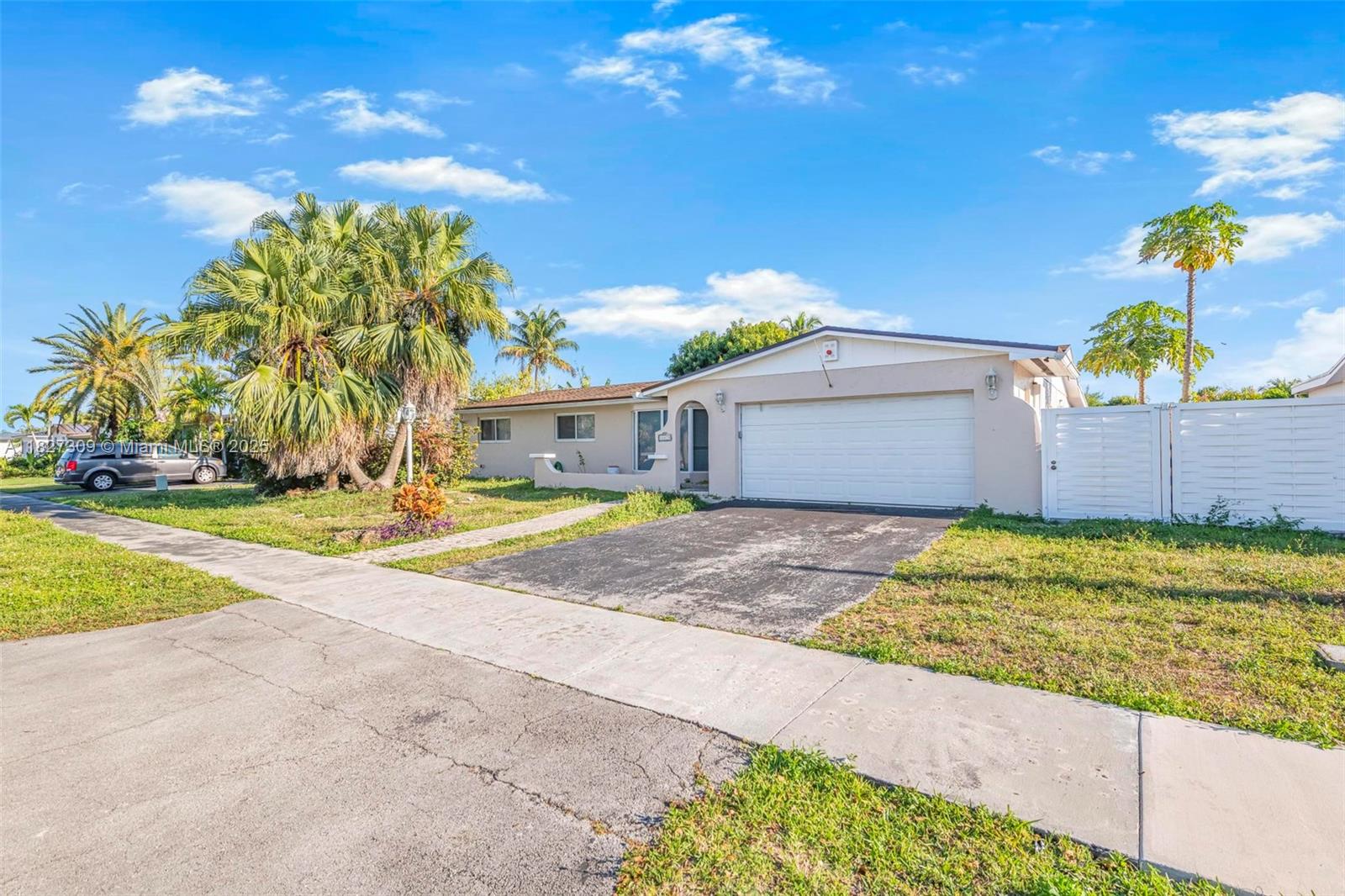 14420 SW 74th St,Miami, FL 33183