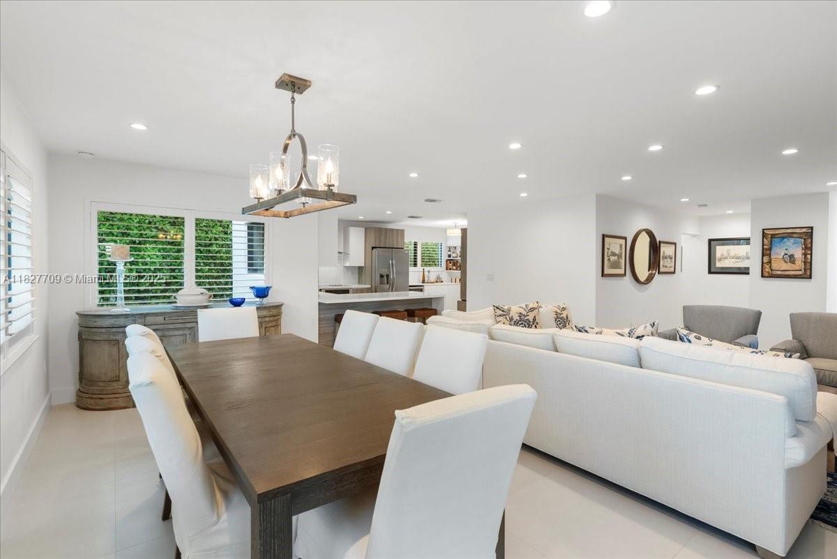 2180 Alamanda Dr North Miami, FL 33181