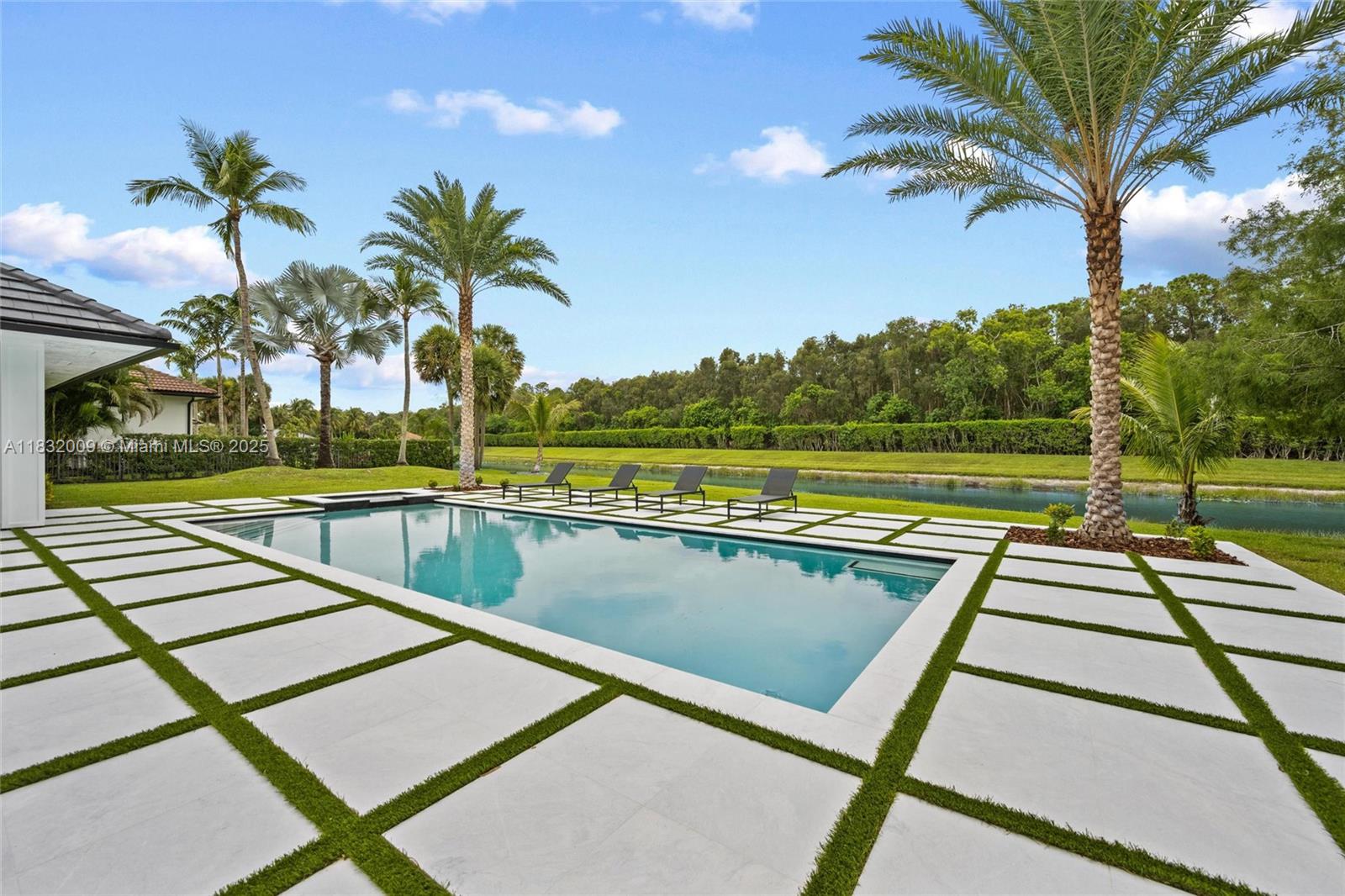1761 Breakers West Blvd West Palm Beach, FL 33411 1761 Breakers West Blvd West Palm Beach, FL 33411