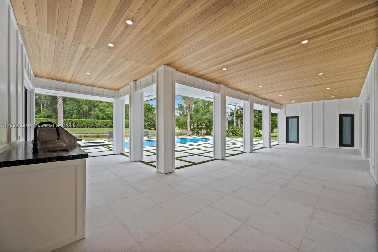 1761 Breakers West Blvd West Palm Beach, FL 33411 1761 Breakers West Blvd West Palm Beach, FL 33411
