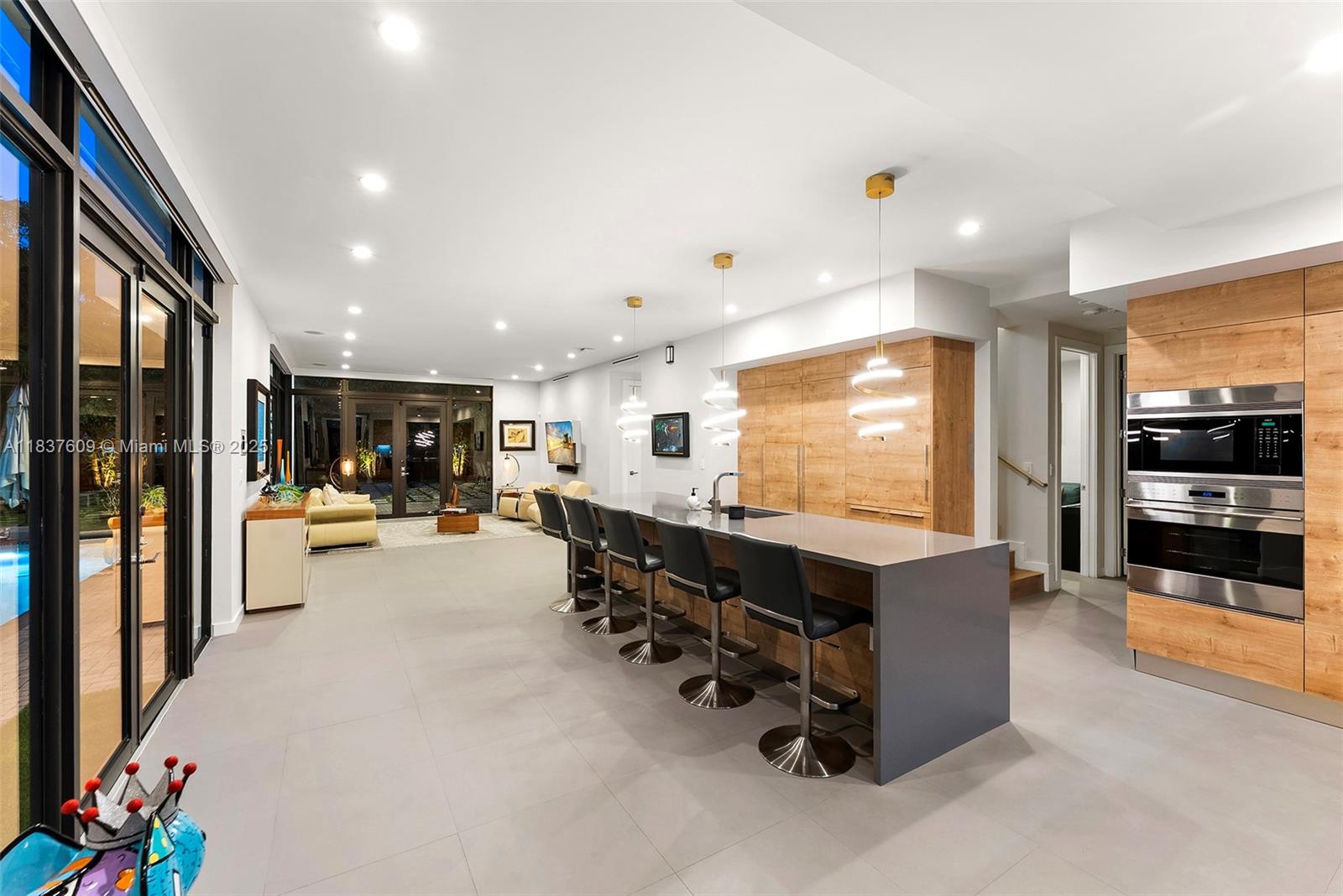 7621 SW 59th Ct South Miami, FL 33143