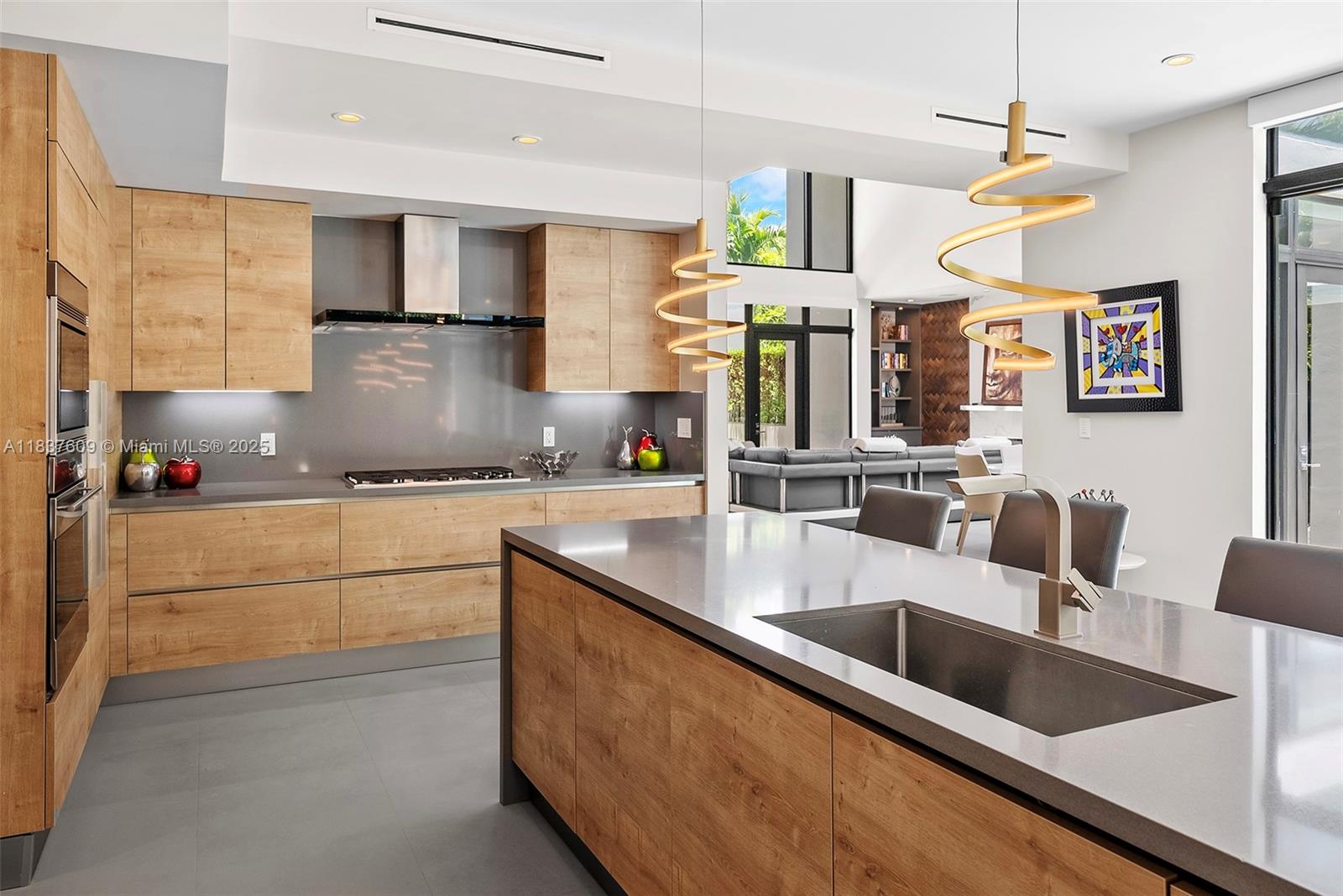 7621 SW 59th Ct South Miami, FL 33143