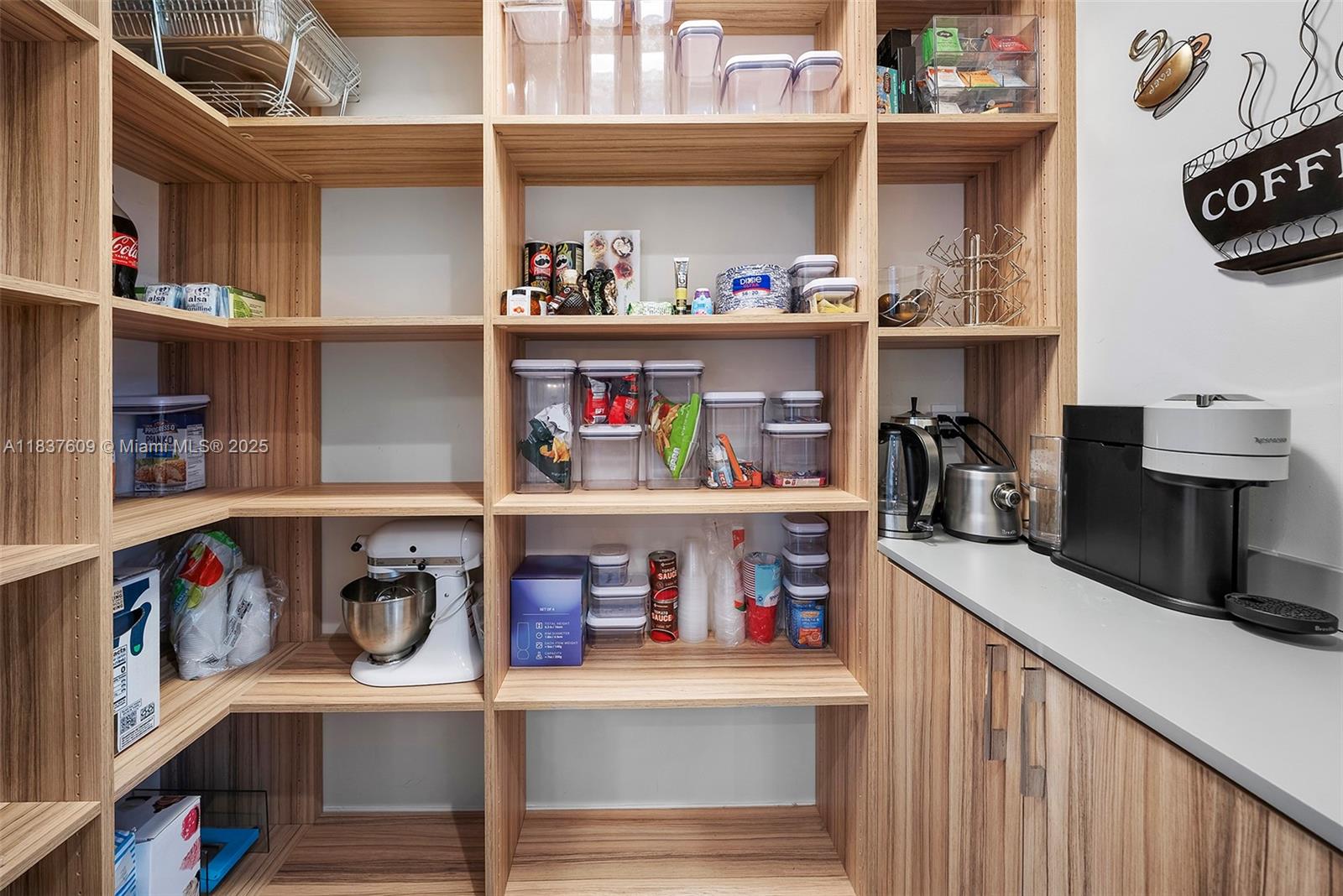 7621 SW 59th Ct South Miami, FL 33143