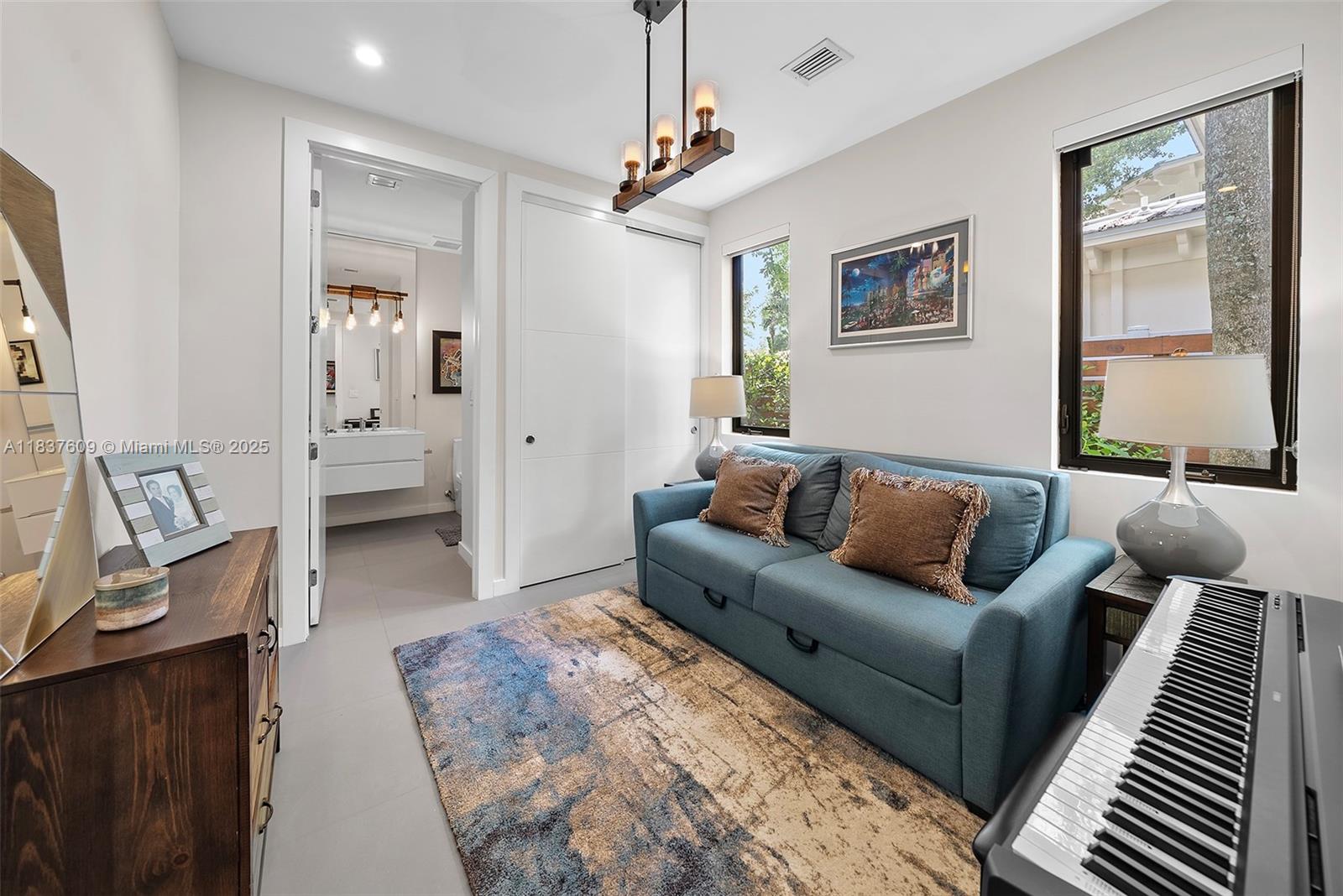 7621 SW 59th Ct South Miami, FL 33143