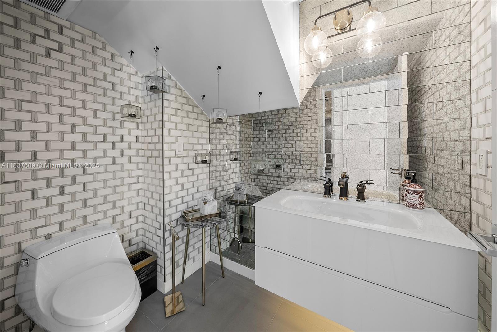 7621 SW 59th Ct South Miami, FL 33143