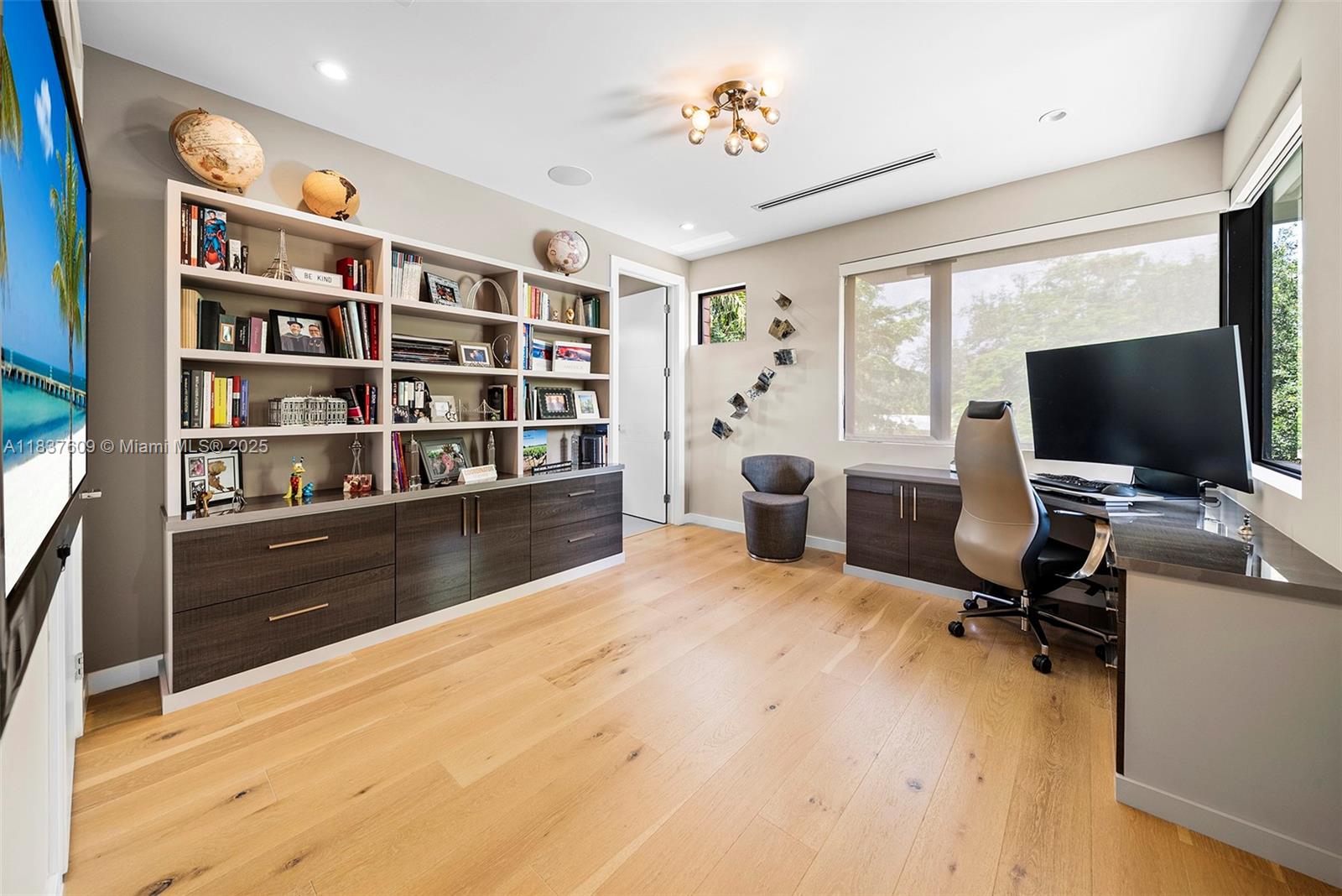 7621 SW 59th Ct South Miami, FL 33143