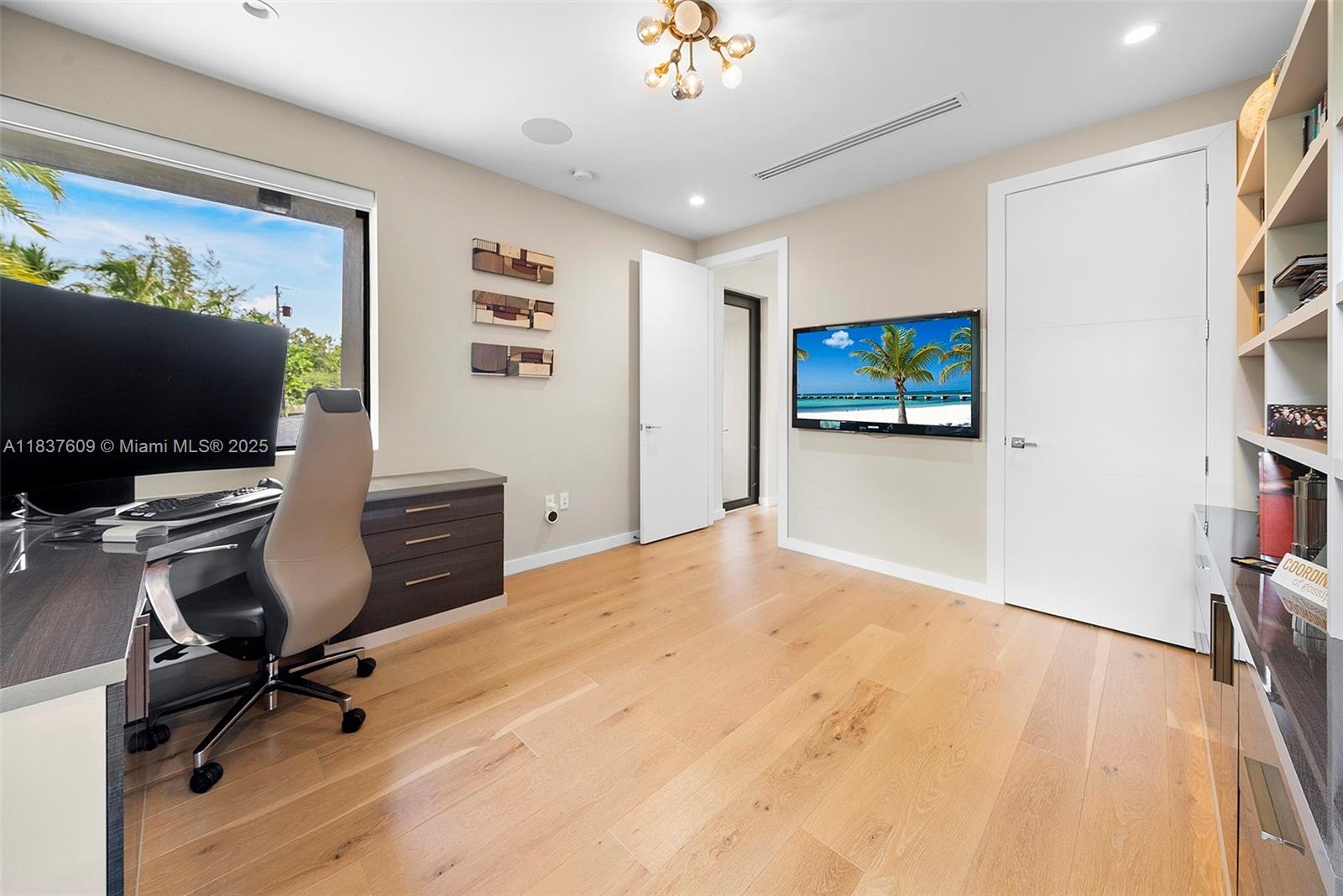 7621 SW 59th Ct South Miami, FL 33143