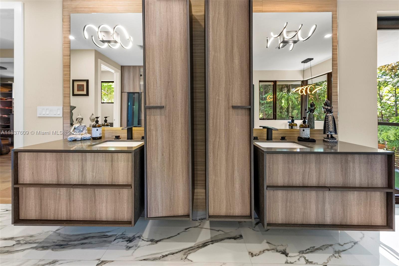 7621 SW 59th Ct South Miami, FL 33143