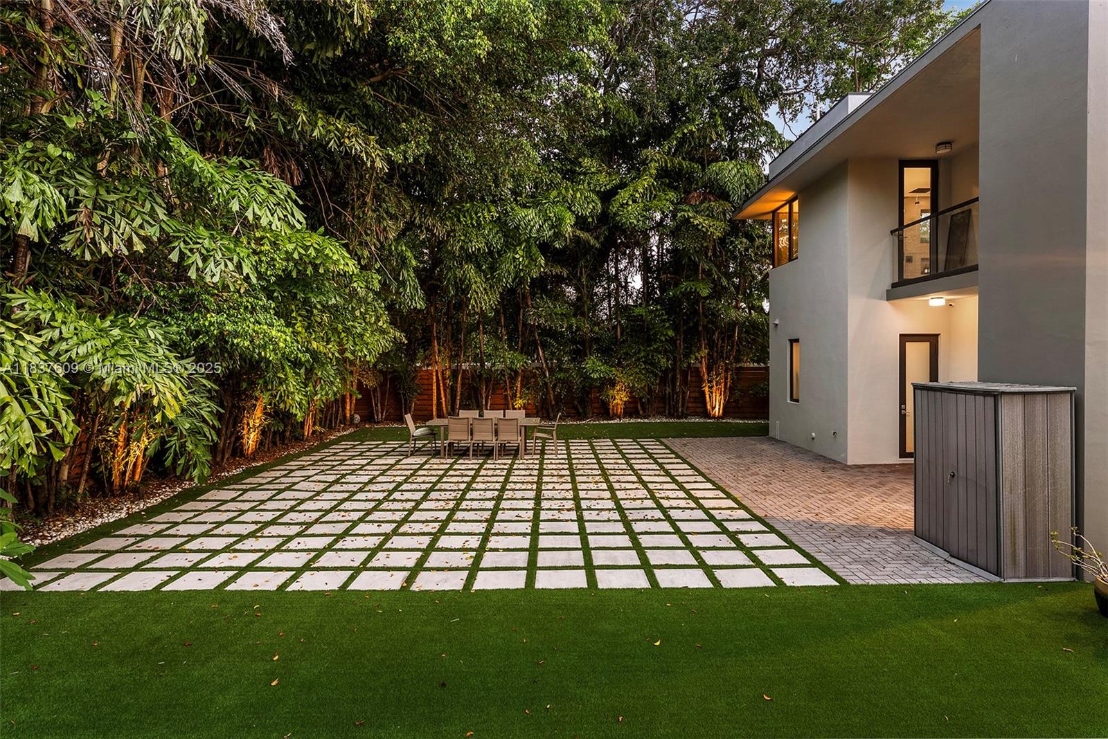 7621 SW 59th Ct South Miami, FL 33143