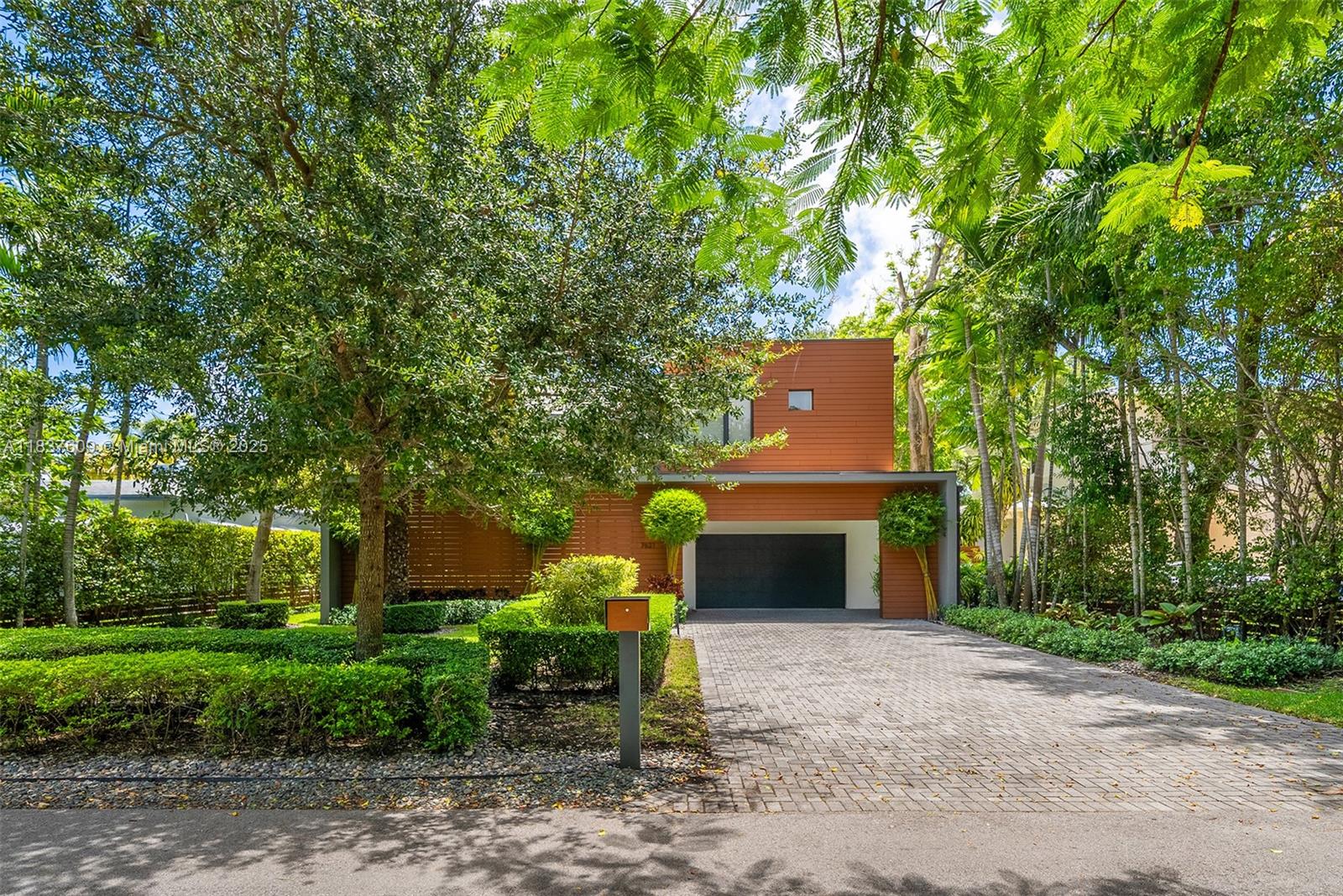 7621 SW 59th Ct South Miami, FL 33143