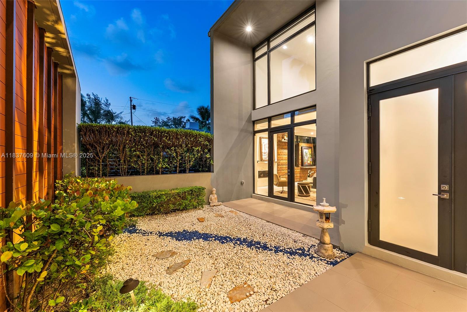 7621 SW 59th Ct South Miami, FL 33143