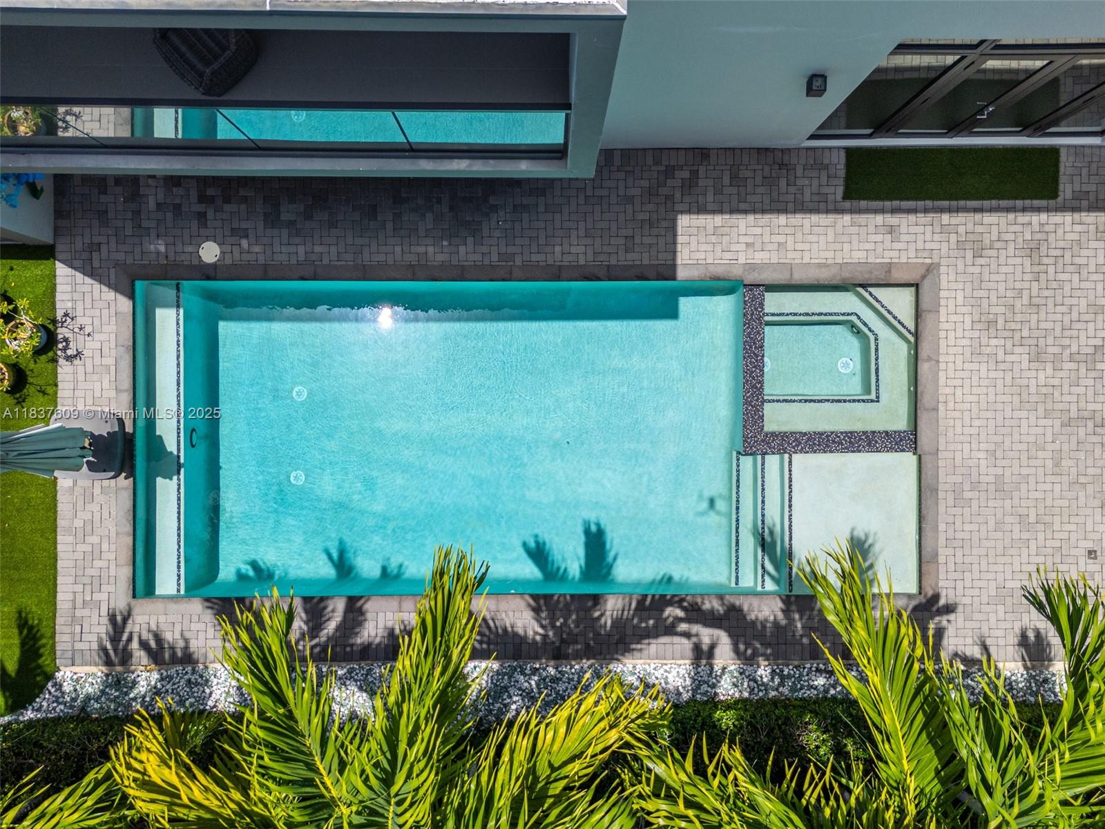 7621 SW 59th Ct South Miami, FL 33143