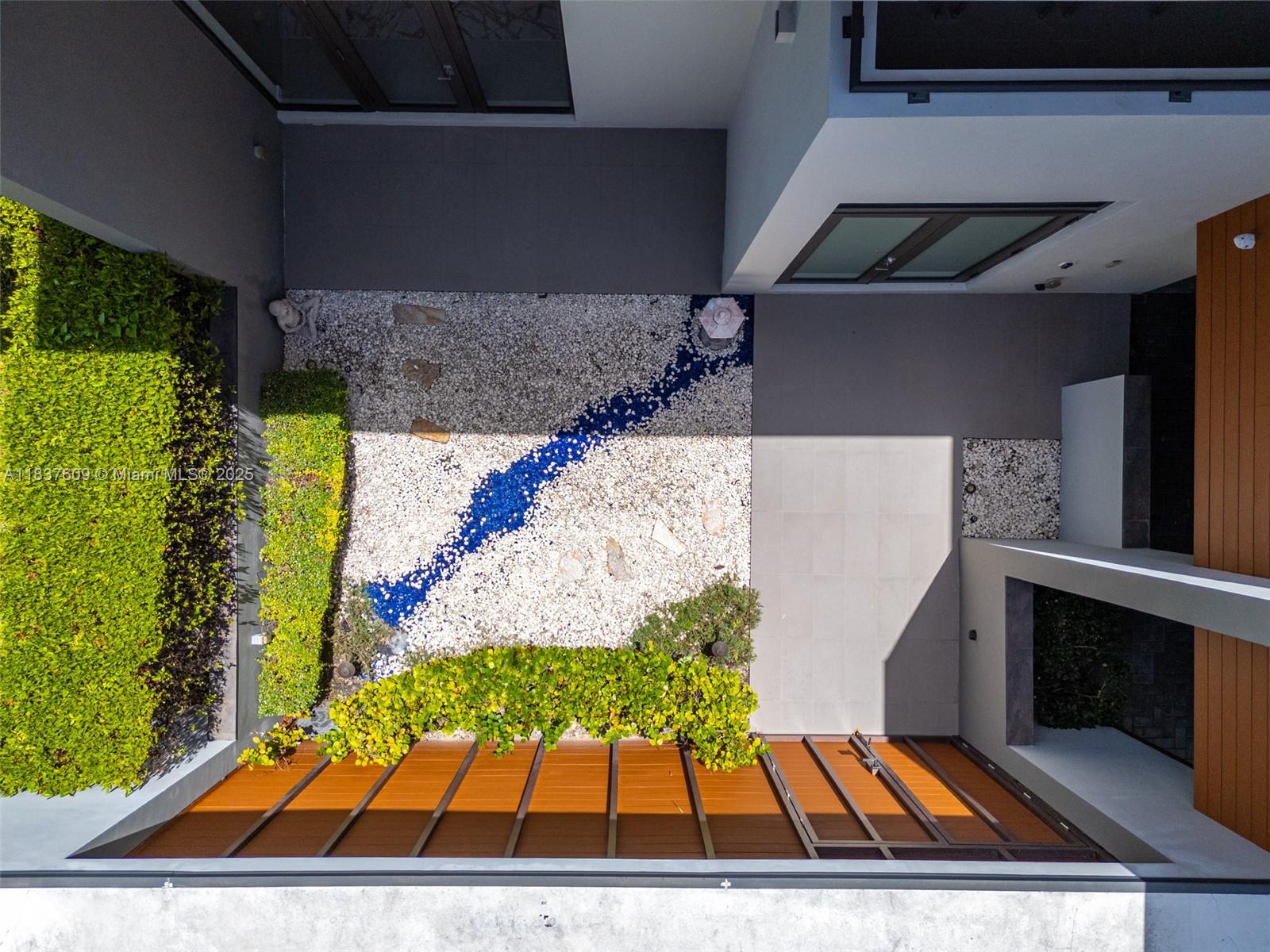 7621 SW 59th Ct South Miami, FL 33143