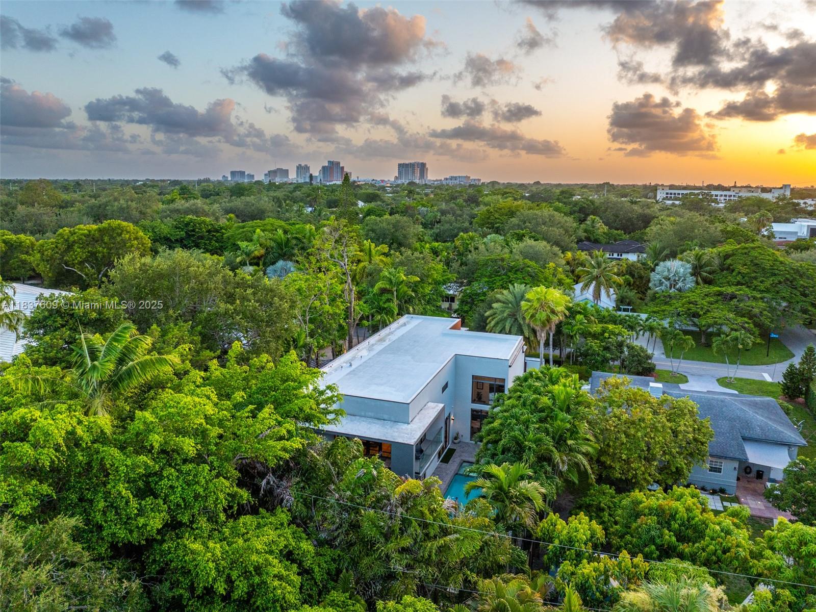 7621 SW 59th Ct South Miami, FL 33143